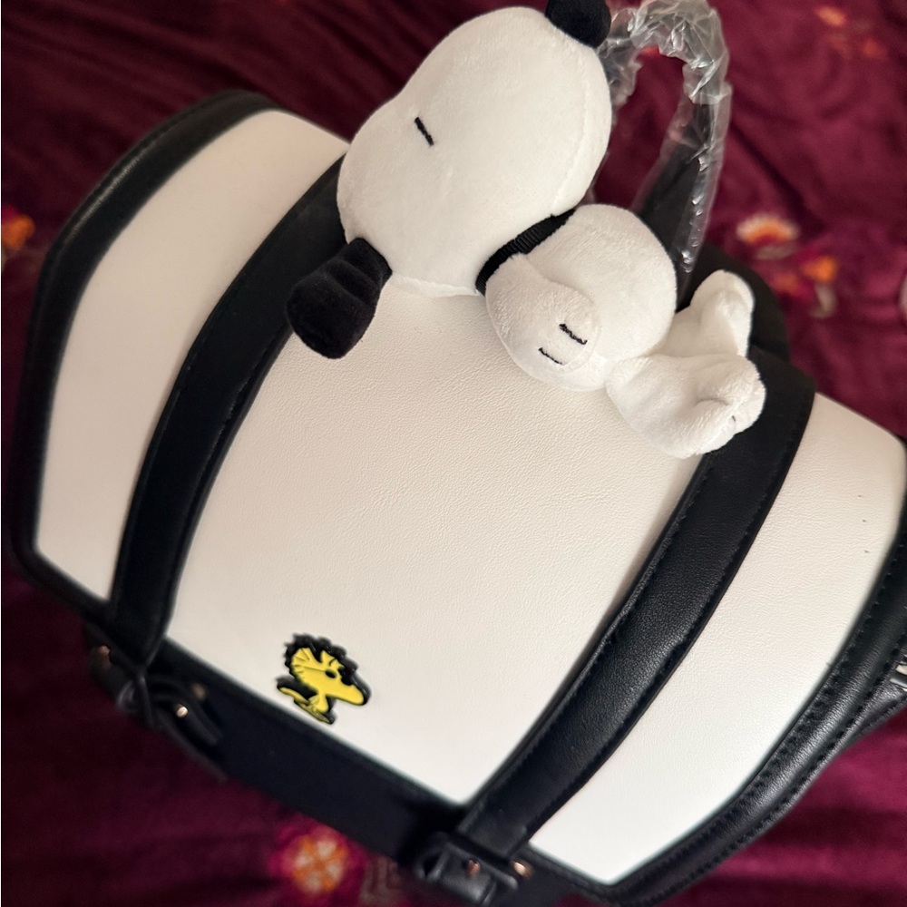 Snoopy Black and White Women's Backpack